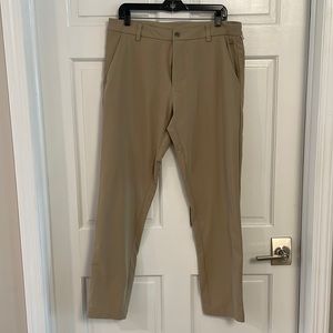 LULU LEMON Athletica NWOT  Khaki pant SZ 34 pet and smoke free home